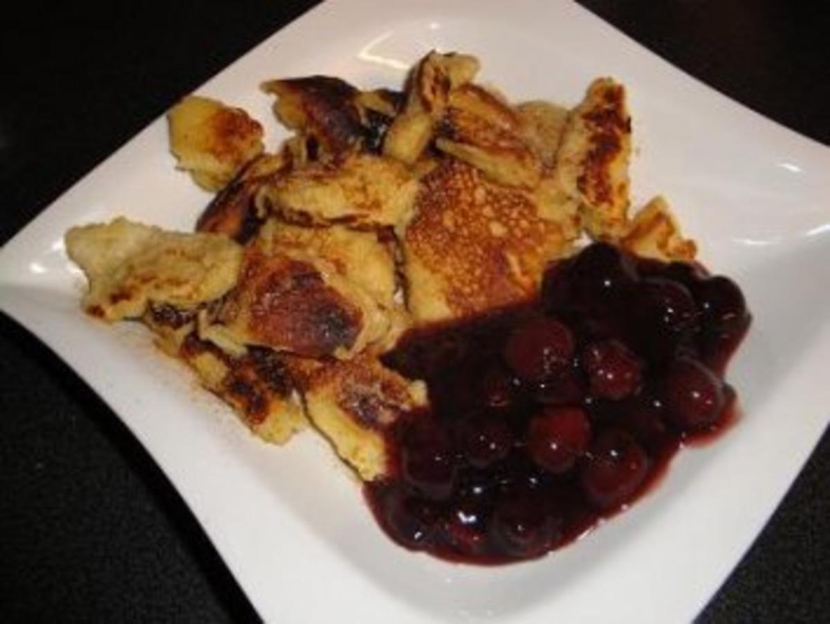 Kaiserschmarren mit Kirschenkompott (mit Bild) - Rezept